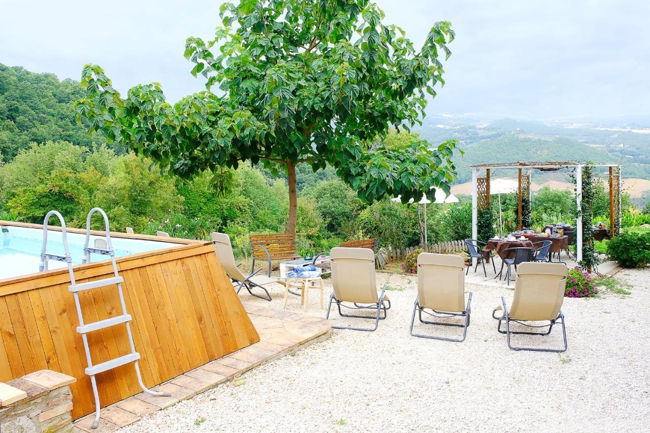 Bed and Breakfast Casale Le Orme Тоди Экстерьер фото